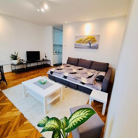Uma- Urban Mini Apartment 스코페 외부 사진