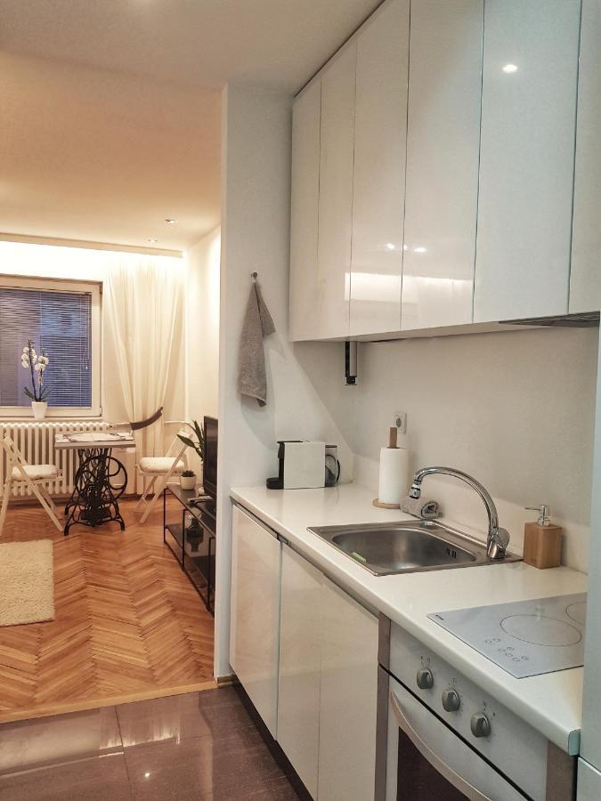 Uma- Urban Mini Apartment 스코페 외부 사진